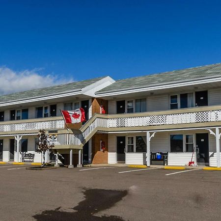 Hearthstone Inn - Port Hastings Екстер'єр фото