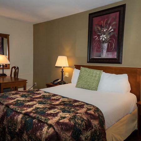 Hearthstone Inn - Port Hastings Екстер'єр фото