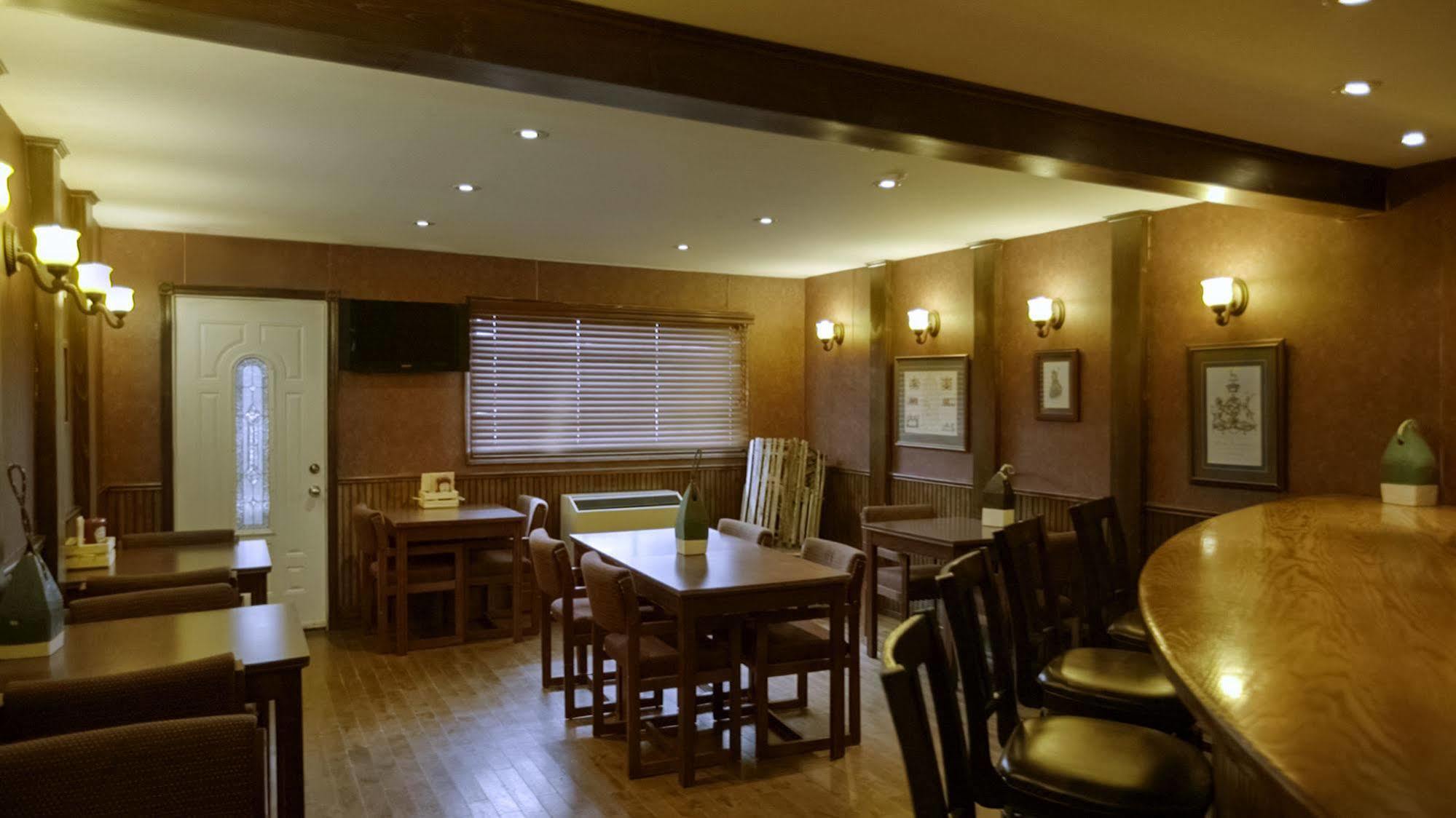 Hearthstone Inn - Port Hastings Екстер'єр фото