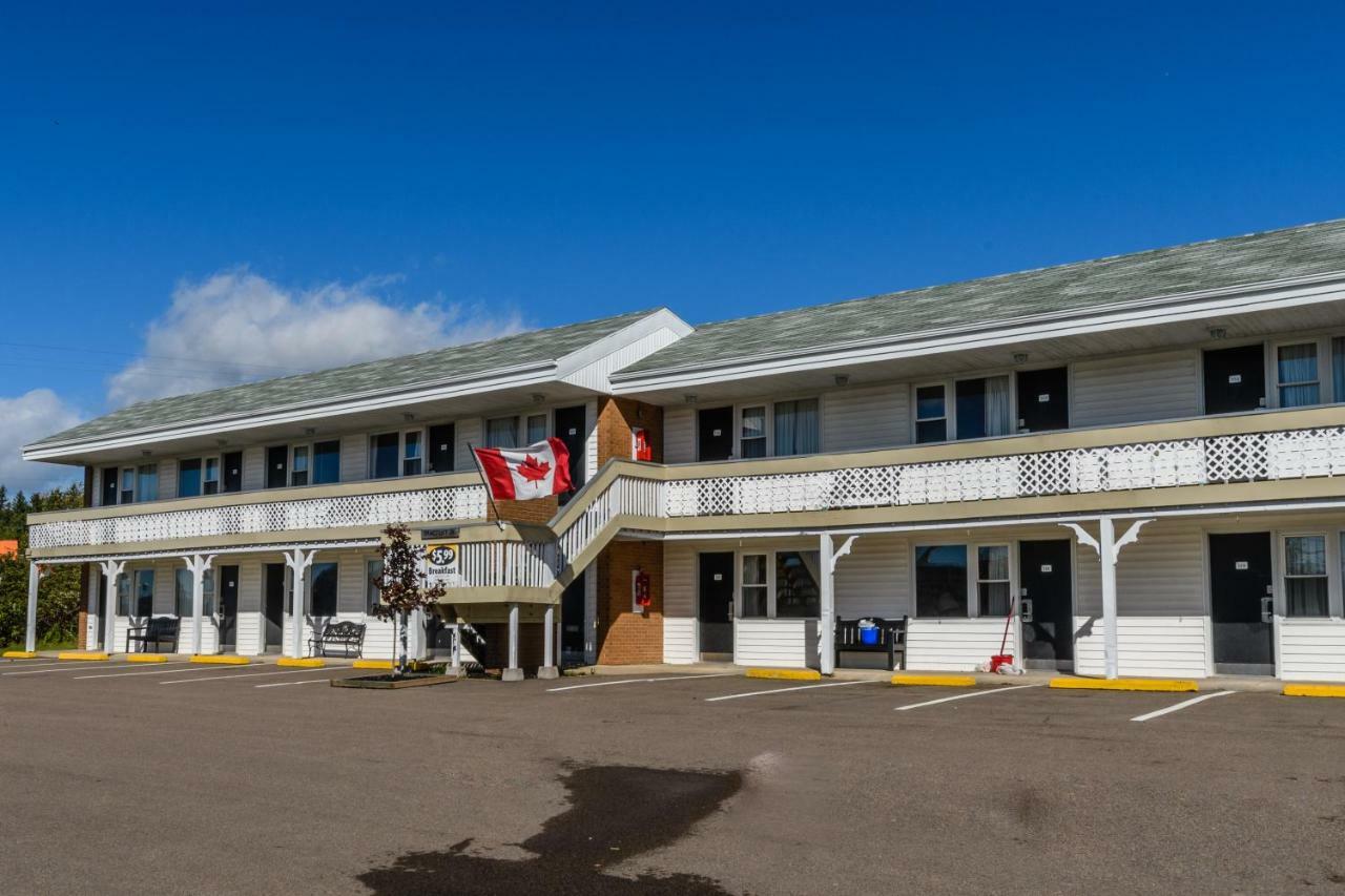 Hearthstone Inn - Port Hastings Екстер'єр фото