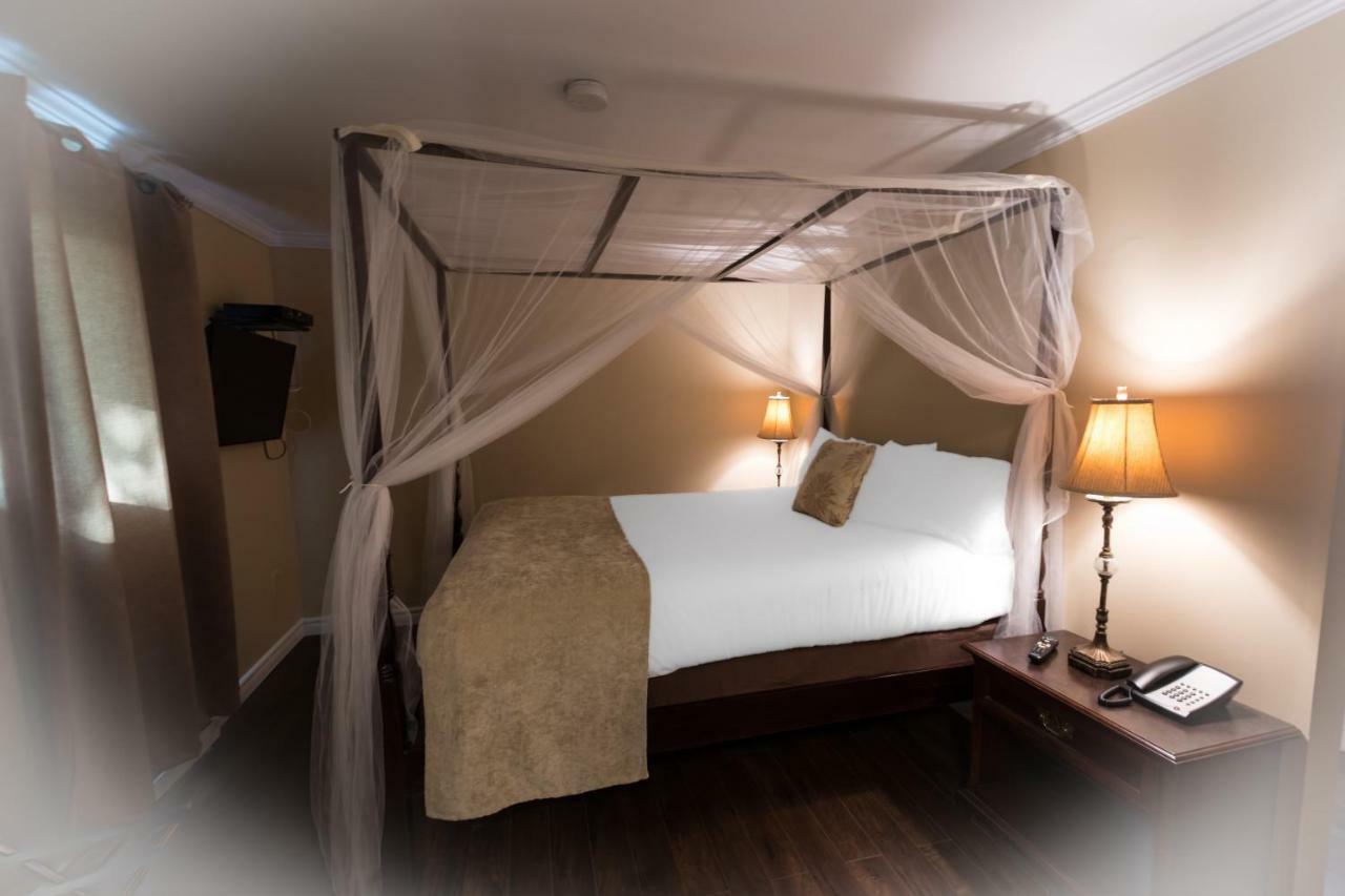 Hearthstone Inn - Port Hastings Екстер'єр фото