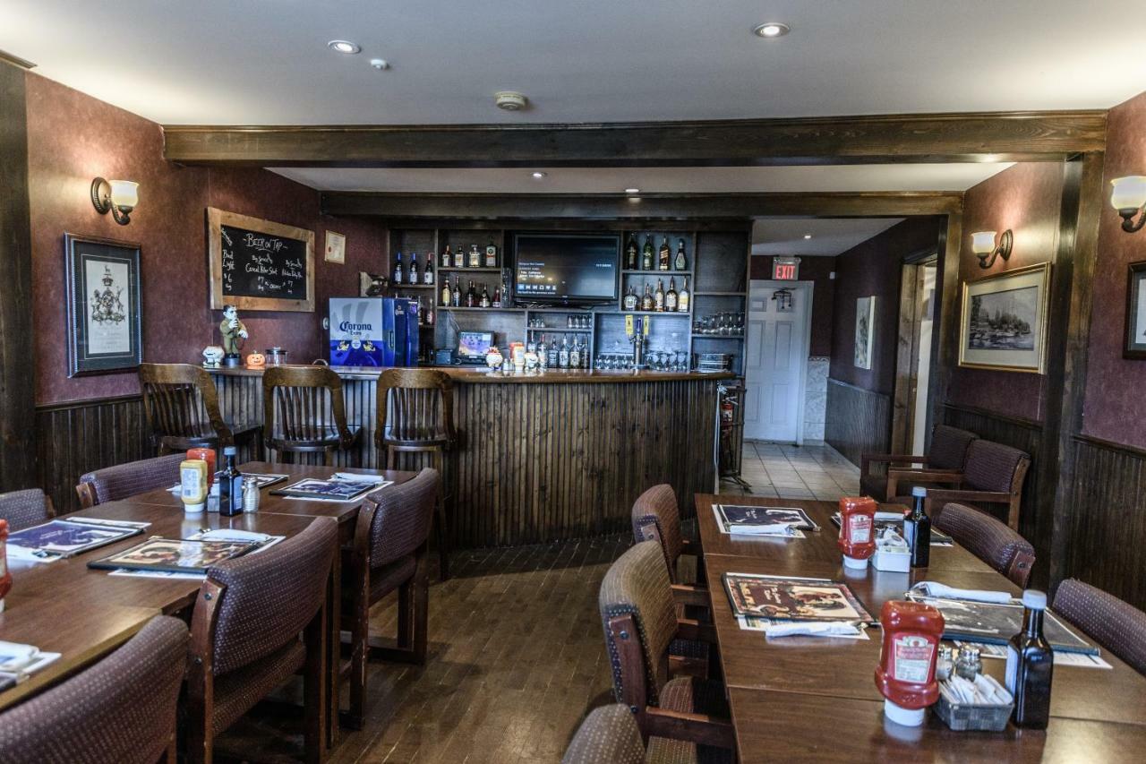 Hearthstone Inn - Port Hastings Екстер'єр фото