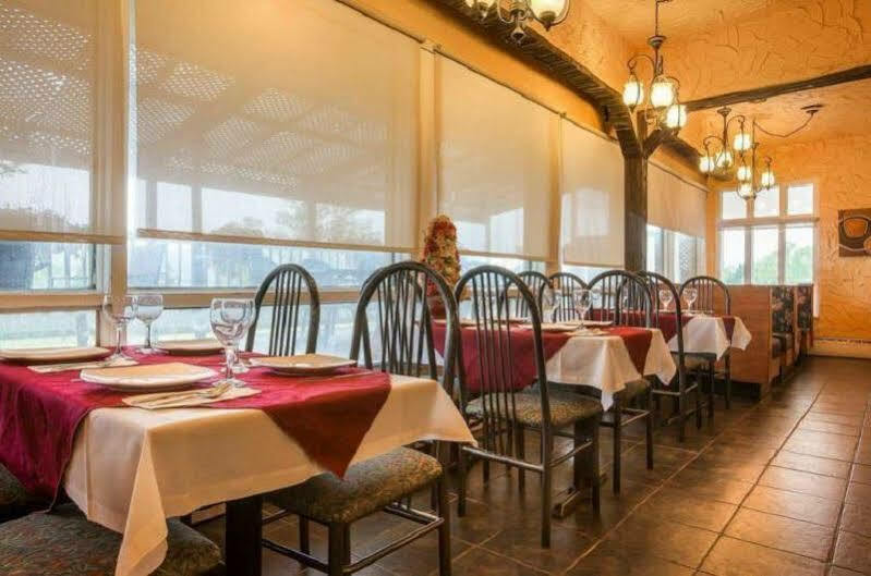 Hearthstone Inn - Port Hastings Екстер'єр фото