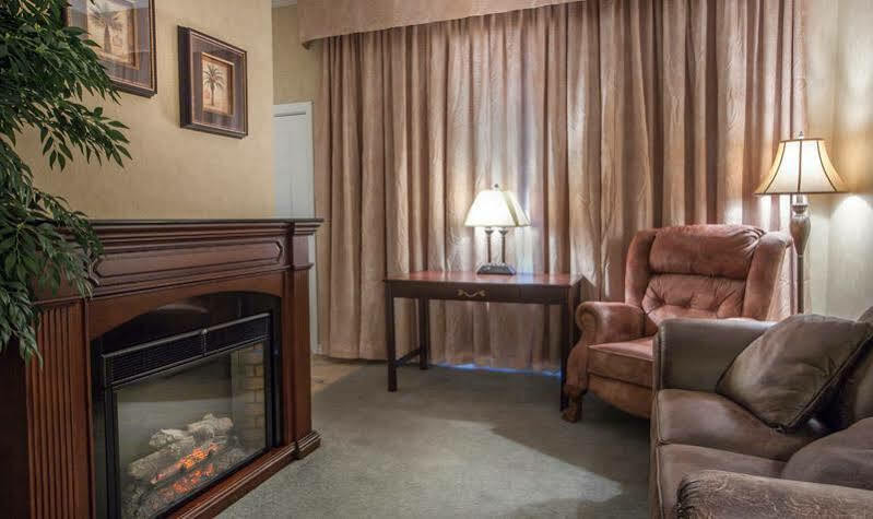Hearthstone Inn - Port Hastings Екстер'єр фото